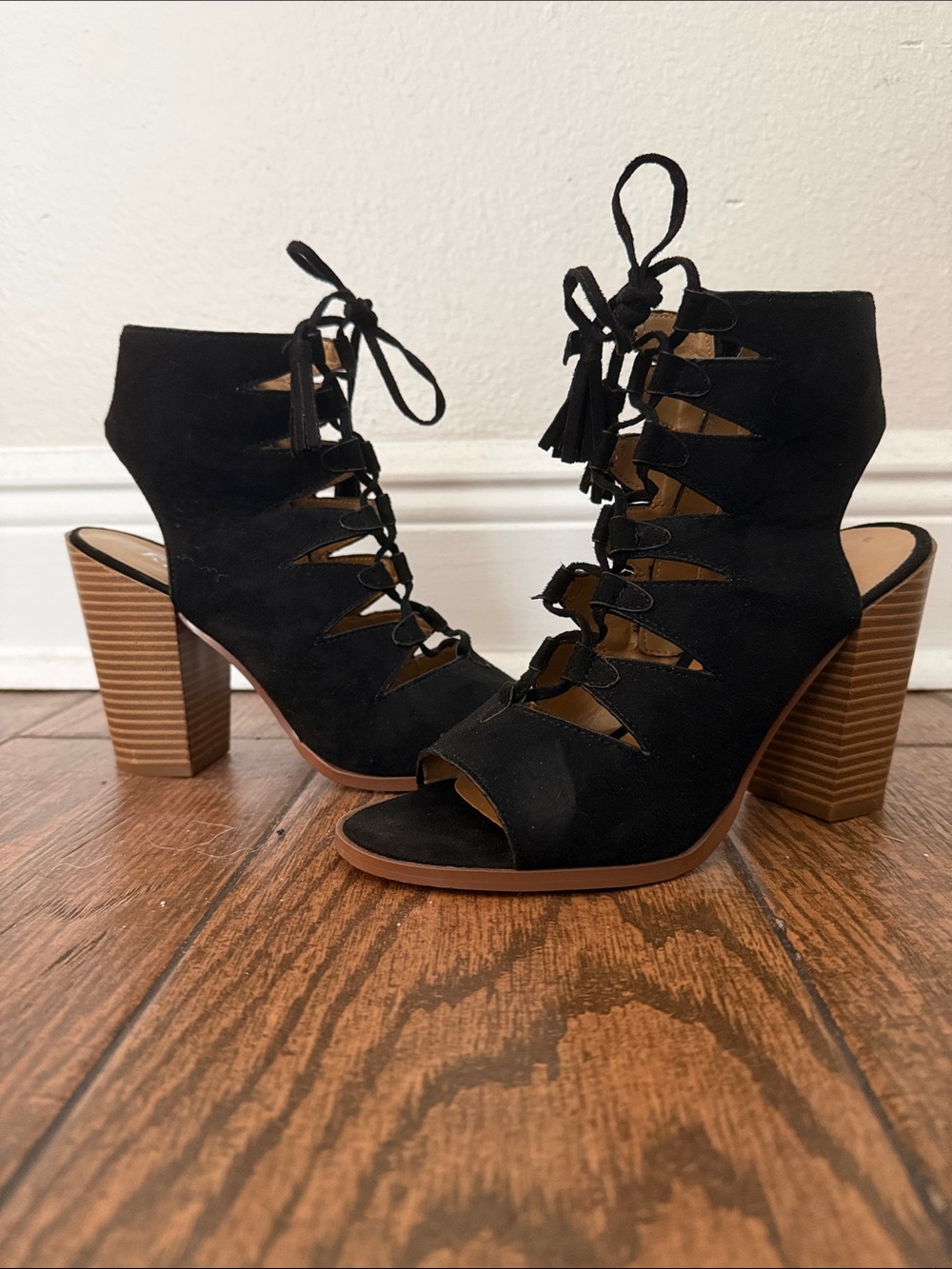 Report Bikka Black Open Toe Strappy Chunk 4 Inch High Heels - Size 7